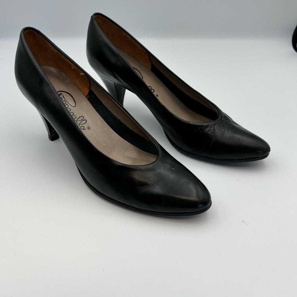 Pappagallo Black Leather Pointed-Toe Heels